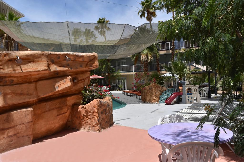 Hyundae Resort And Spa Desert Hot Springs Exteriör bild